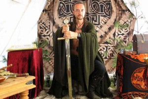 Magicien pour fête médiévale et personnage mystique, Loran magicien illusionniste